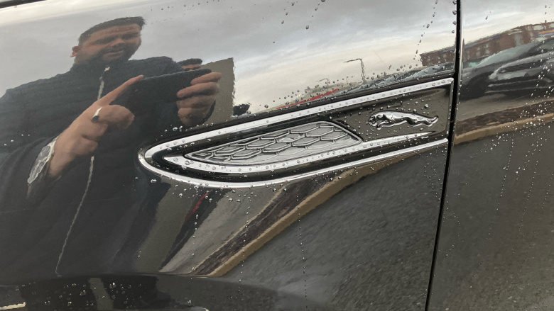 Jaguar E-Pace 1.5 P300e R-Dynamic Black 5dr Auto Estate